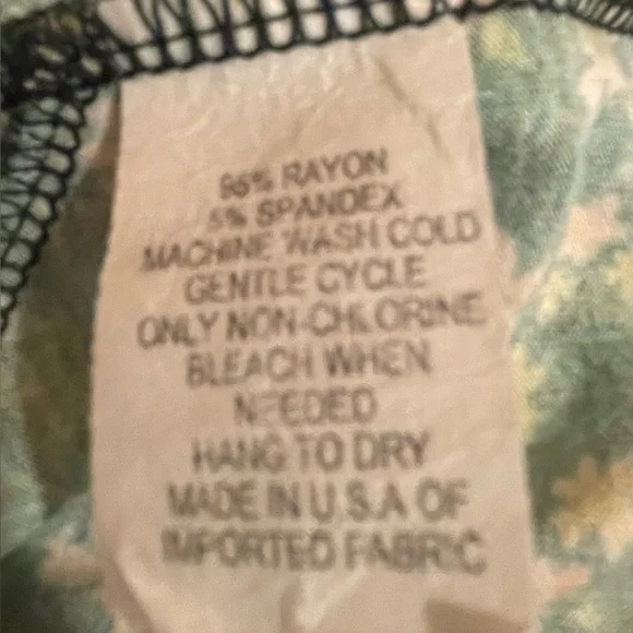 Salaam Pretty Floral Dress, size M - Picture 4 of 5